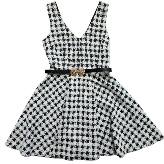 City Triangles 5 women's dress black white circle skirt gingham v neck lion